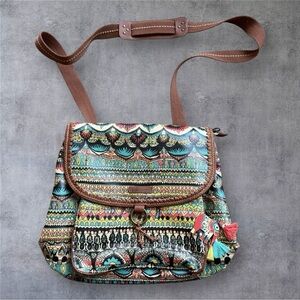 SAKROOTS CONVERTIBLE BACKPACK - NWOT